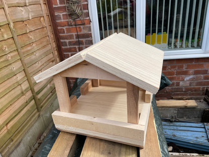 Bird Feeder Table Freestanding