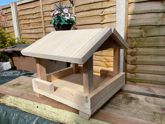 Bird Feeder Table Freestanding