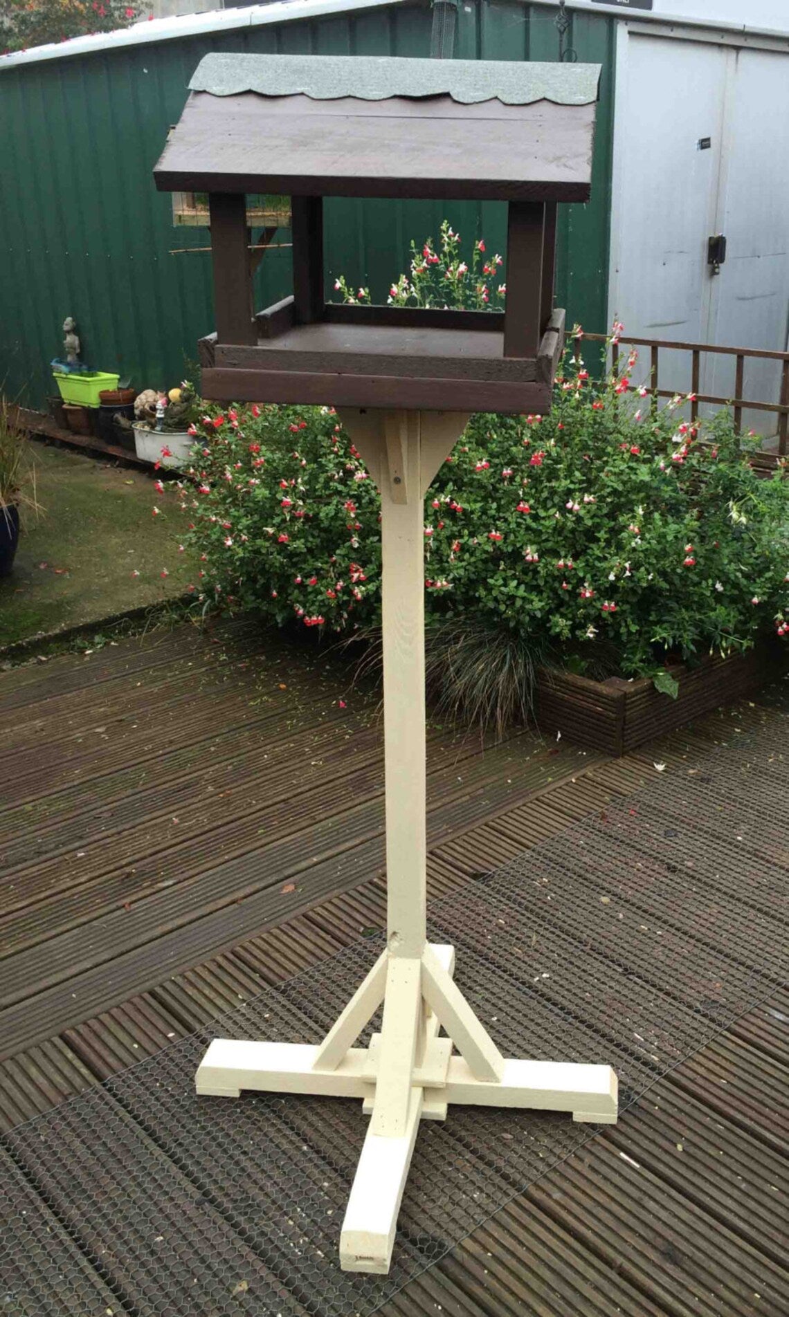 Bird Feeder Table - Brown and Country Cream