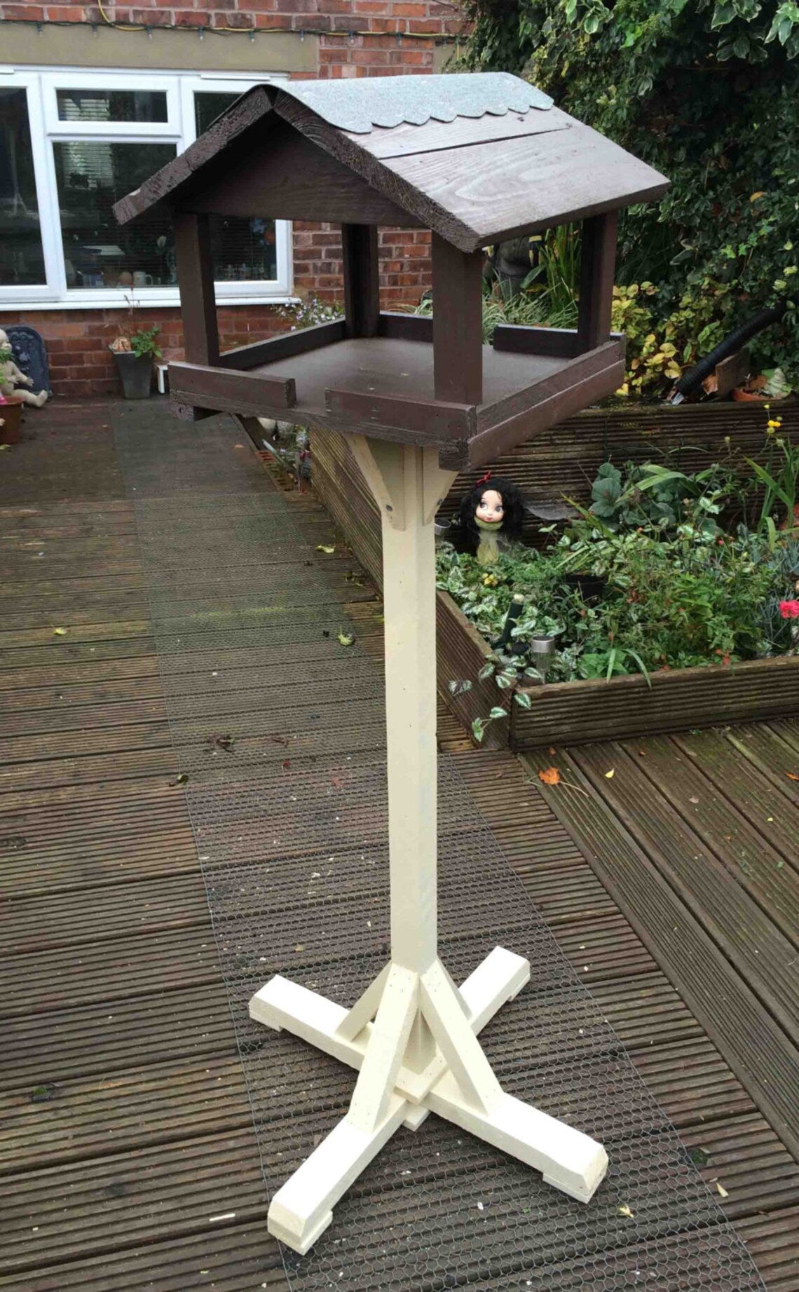 Bird Feeder Table - Brown and Country Cream